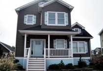 Sound Edge's Brown and Blue Home